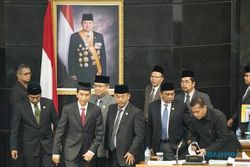 JOKOWI PRESIDEN : Ini Catatan 5 Fraksi KMP Terhadap Pengunduran Diri Jokowi