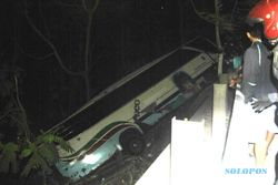 Kecelakaan Bus di Ketep Pass Sebabkan 25 Orang Luka-Luka