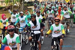 FOTO BOROBUDUR FUN BIKE : Ribuan Pengendara Sepeda Kitari Borobudur