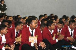 FOTO OSMARU UTP : 806 Mahasiswa baru UTP Bernyanyi Bersama