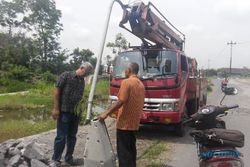 BENCANA ALAM KLATEN : Banjir Lahan Hujan Merapi Mengancam, 4 Lampu Tembak Dipasang di Kali Woro