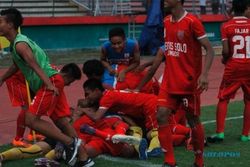 SEMIFINAL PIALA SURATIN 2014: Persis Solo Jr Vs Nusa Ina Jr: Menang Adu Penalti 4-1, Persis Solo ke Final