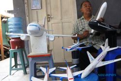 FOTO INFO BELANJA : Miniatur Pesawat Styrofoam Mulai Rp300.000