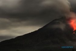 FOTO GUNUNG SINABUNG MELETUS : Begini Penampakan Lava Pijar Gunung Sinabung...