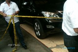 PENEMBAKAN RUMAH AMIEN RAIS : Peluru Mengenai Bagian Belakang Mobil