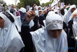 FOTO KENAIKAN HARGA BBM : Hisbut Tahrir Indonesia Protes di Gladag