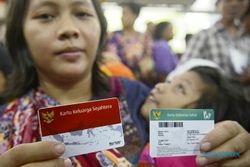 KOMPENSASI KENAIKAN HARGA BBM : Kartu Sakti Jokowi Mulai Dibagikan di Jateng