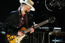 Bob Dylan Dianugerahi Nobel Sastra