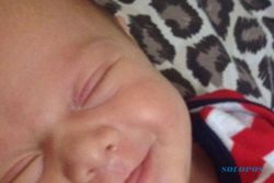 KISAH UNIK : Bayi Ini Sudah Bisa Tersenyum Jauh Sebelum Dilahirkan