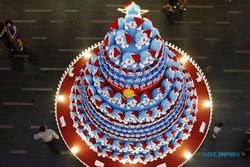 FOTO NATAL 2014 : Ada Pohon Natal Doraemon di Singapura