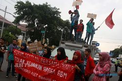 Warga Keluhkan Demo Mahasiswa di Depan UIN Jogja