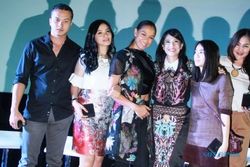 FILM TERBARU : Nicholas Saputra Komentari Adegan Ciuman Bibir di AADC 2