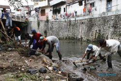 PENCEMARAN SOLO : BLH: Seluruh Sungai Di Solo Tercemar Sampah Rumah Tangga
