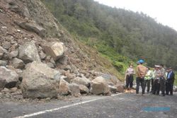 BENCANA KARANGANYAR : Talut 12 Meter di Tawangmangu Longsor