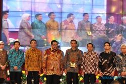 FOTO AGENDA PRESIDEN : LKBN Antara Beri Jokowi Achievement Award