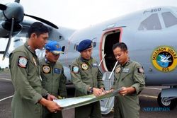 FOTO PESAWAT AIRASIA HILANG : Begini Pilot Para Pencari Airasia QZ8501