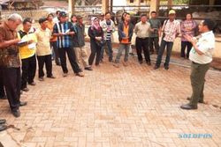BANK INDONESIA SOLO Ajak 3 Kelompok Peternak Sapi Boyolai Belajar di Jatim