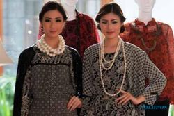 PERAGAAN BUSANA : Glamor dengan Batik di Akhir Tahun