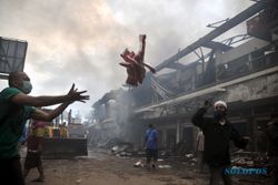 KEBAKARAN PASAR KLEWER SOLO : Pedagang Yakin Penyebab Kebakaran Pasar Bukan Korsleting