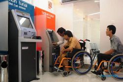 FOTO HARI DISABILITAS : BNI Siapkan ATM Khusus Penyandang Disabilitas