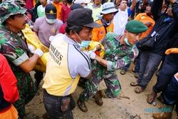 BENCANA BANJARNEGARA : Kodam Kirim 3 Ambulans, PKS Urus Jenazah