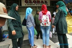 FOTO QANUN SYARIAT ISLAM : Duh, Warga Aceh Berbusana Ketat Dirazia...