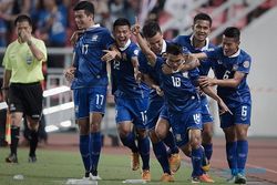 PIALA AFF 2014 : Taklukkan Filipina 3-0, Thailand ke Final
