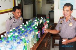 KASUS MIRAS GUNUNGKIDUL : Polisi Sita Puluhan Botol Ciu