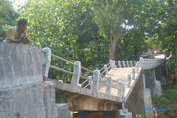 INFRASTRUKTUR WONOGIRI : Diterjang Banjir, Fondasi Jembatan Pokoh Ambles