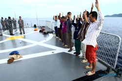 PENERTIBAN NELAYAN ASING : Pemerintah Tenggelamkan 3 Kapal Nelayan Asing Ilegal