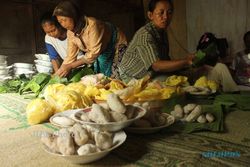 MUSIM TANAM : Tradisi Dusun Wiloso Kirim Makanan untuk Dewi Sri