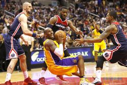 NBA 2014/2015 : Kobe Bryant Motori Comeback Lakers atas Kings