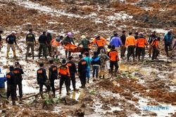 LONGSOR BANJARNEGARA : 18 Jenazah Dievakuasi, 96 Korban Belum Ditemukan