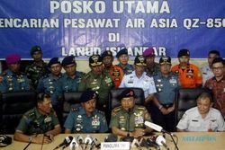 FOTO PESAWAT AIRASIA DITEMUKAN : Panglima TNI Apresiasi Pengangkat Ekor Airasia