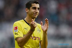 KARIER PEMAIN : Dortmund Tak Akan Jual Mkhitaryan