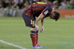 RUMOR TRANSFER MESSI : Enrique Sebut Messi Tak Ikut Latihan Karena Sakit