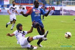 FOTO SCM CUP : Arema Kalahkan Mitra Kukar 5-2