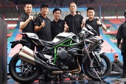 FOTO MOTOR TERBARU : Kawasaki Luncurkan Ninja Rp1 Miliar