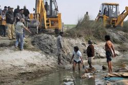 KISAH MISTERI : Mengerikan, 102 Mayat Ditemukan di Anak Sungai Gangga