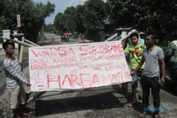 JALAN RUSAK KLATEN : Rusak Parah, Warga Memblokir Jalan Lingkar Delanggu
