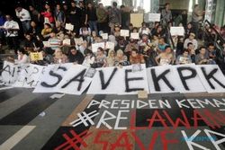 KPK VS POLRI : Gowes di CFD, Jokowi Cueki Aksi Save KPK