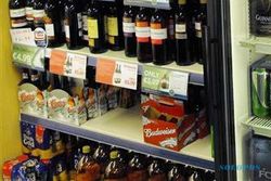 MINUMAN BERALKOHOL : Larangan Jual Minuman Keras di Minimarket Dikritik