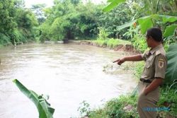 LONGSOR KLATEN : Tebing Sungai Dengkeng Longsor, Pekarangan Warga Hilang