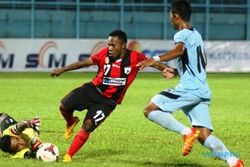 FOTO SCM CUP : Persela Unggul Tipis atas Persipura