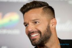 KABAR ARTIS : Dikabarkan Tewas dalam Kecelakaan Tragis, Ricky Martin Hebohkan Dunia Maya