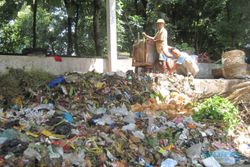 PENGELOLAAN SAMPAH KLATEN : Bersedia Tampung Sampah, Desa Candirejo Digelontor Rp750 Juta
