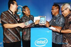 FOTO GADGET TERBARU : Tablet Edukasi Diperkenalkan di Jakarta