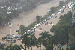 JAKARTA BANJIR : Persoalan Nonteknis Jadi Kendala Mengatasi Banjir di Jakarta