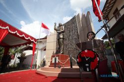 Patung Soekarno Ngetren di Soloraya