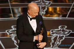PIALA OSCAR : J.K. Simmons Menangi Kategori Aktor Pendukung Terbaik untuk Whiplash